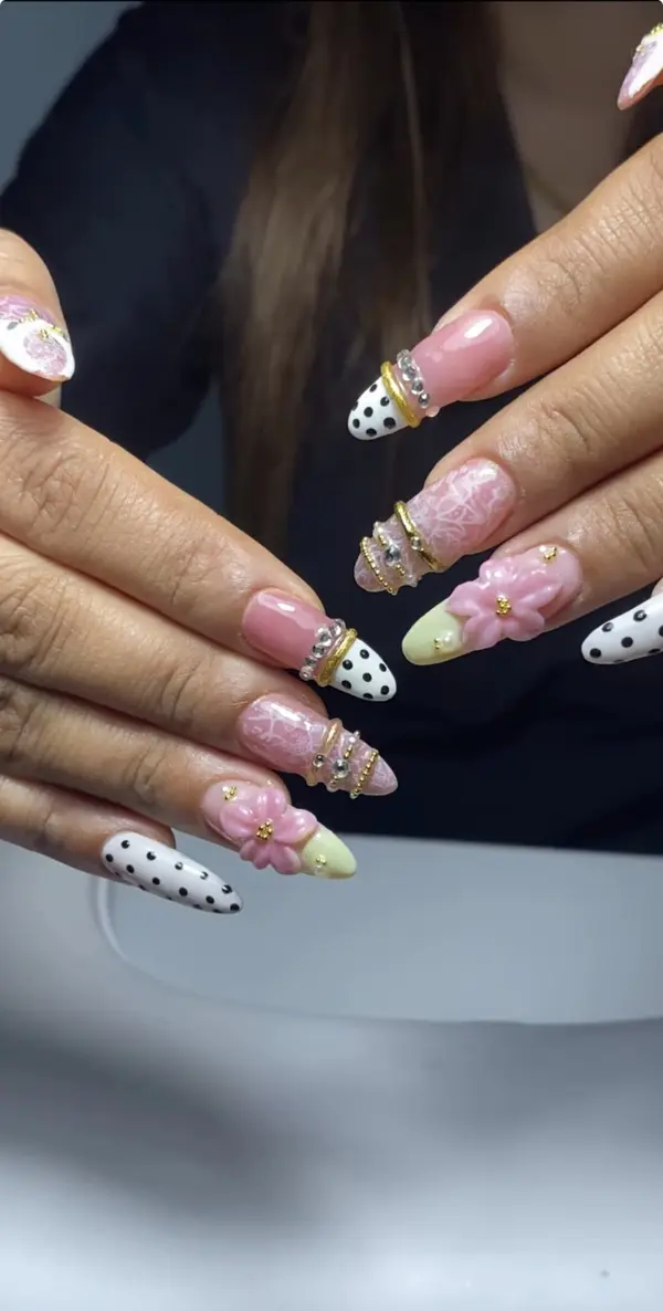 Polka dots & 3D flowers